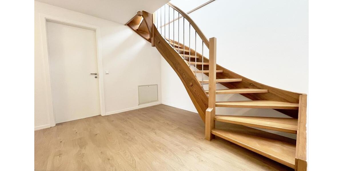Dachgeschoßwohnung Pforzheim Dillweißenstein - 3.5 Zimmer, 103 m&sup2;, 1.190&euro; | Angebot:26699227
