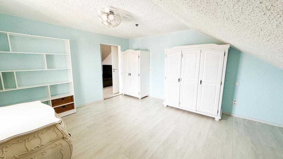 Dachgeschoßwohnung Haarbach - 2.5 Zimmer, 80 m&sup2;, 950&euro; | Angebot:26036093