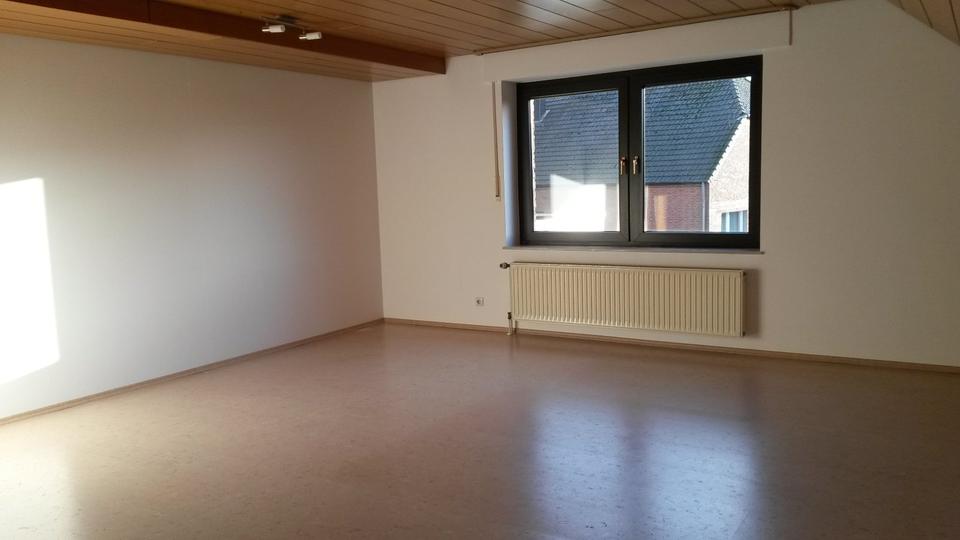 Dachgeschoßwohnung Kleve - 3 Zimmer, 102 m&sup2;, 756&euro; | Angebot:26062542