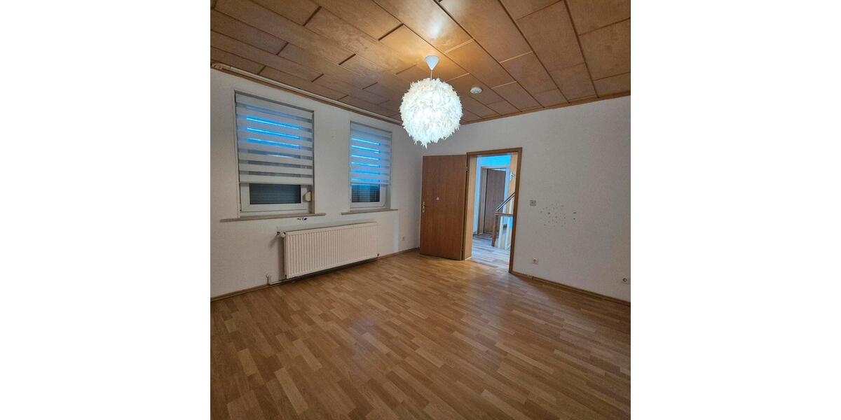 Einfamilienhaus Bockenem - 9 Zimmer, 230 m&sup2;, 800&euro; | Angebot:25056784