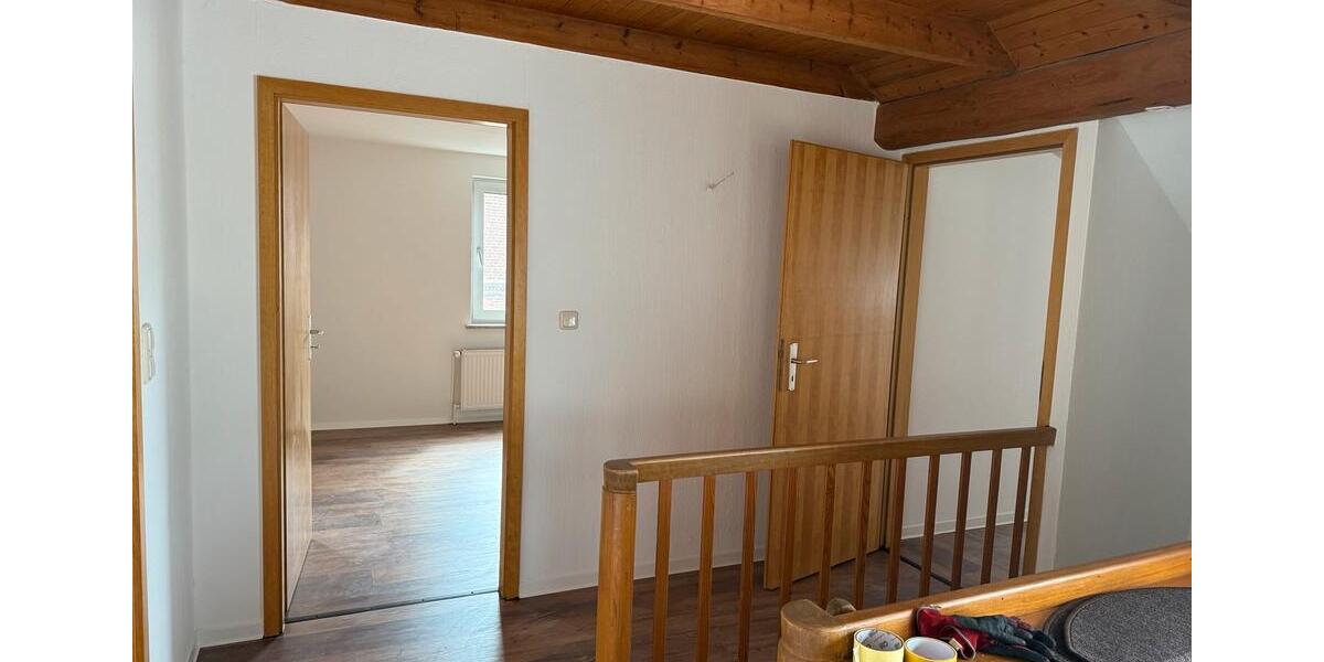 Dachgeschoßwohnung Lindhorst - 3.5 Zimmer, 102 m&sup2;, 850&euro; | Angebot:26582753