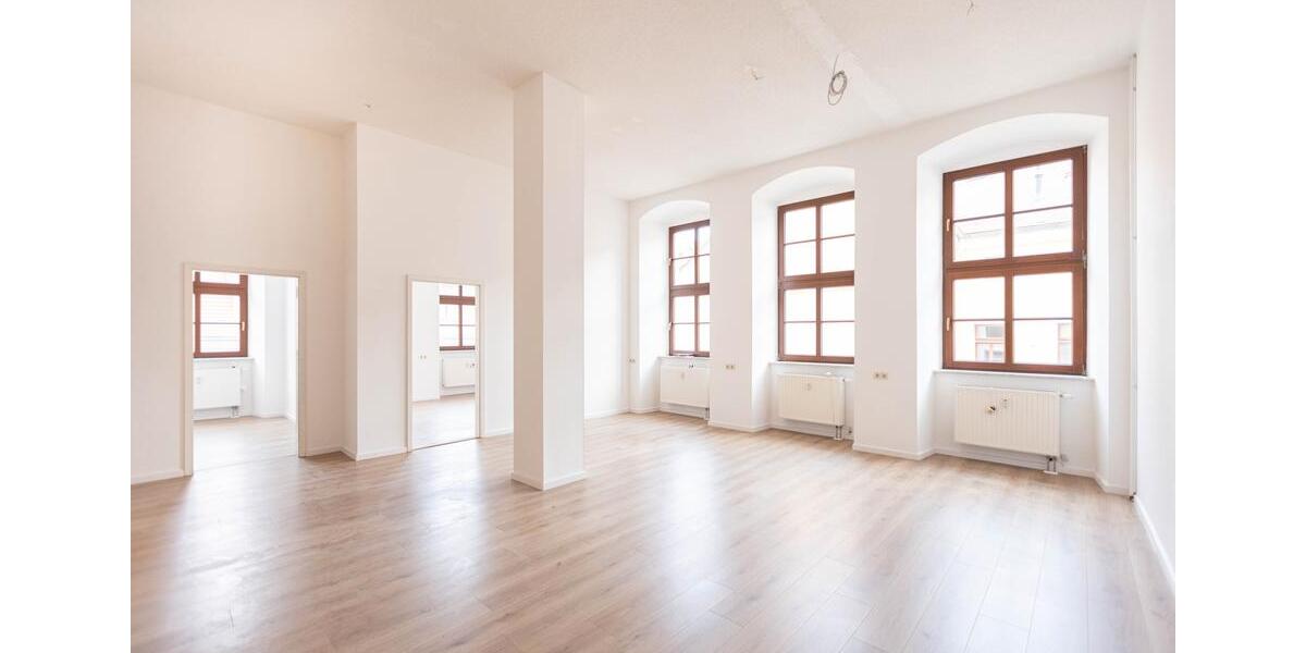 Gemütliche renovierte 4 Zimmer Wohnung in der Kreisstadt Löbau - preiswertes Heizen durch Fernwärme 4 zimmer