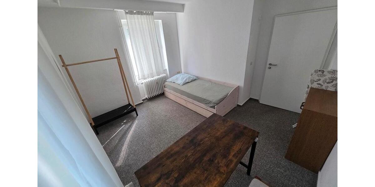 Etagenwohnung Bernburg (Saale) - 1 Zimmer, 12 m&sup2;, 300&euro; | Angebot:25209270