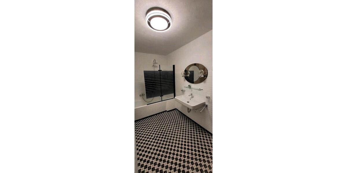 Erdgeschoßwohnung Zachenberg - 2 Zimmer, 86 m&sup2;, 650&euro; | Angebot:26527328