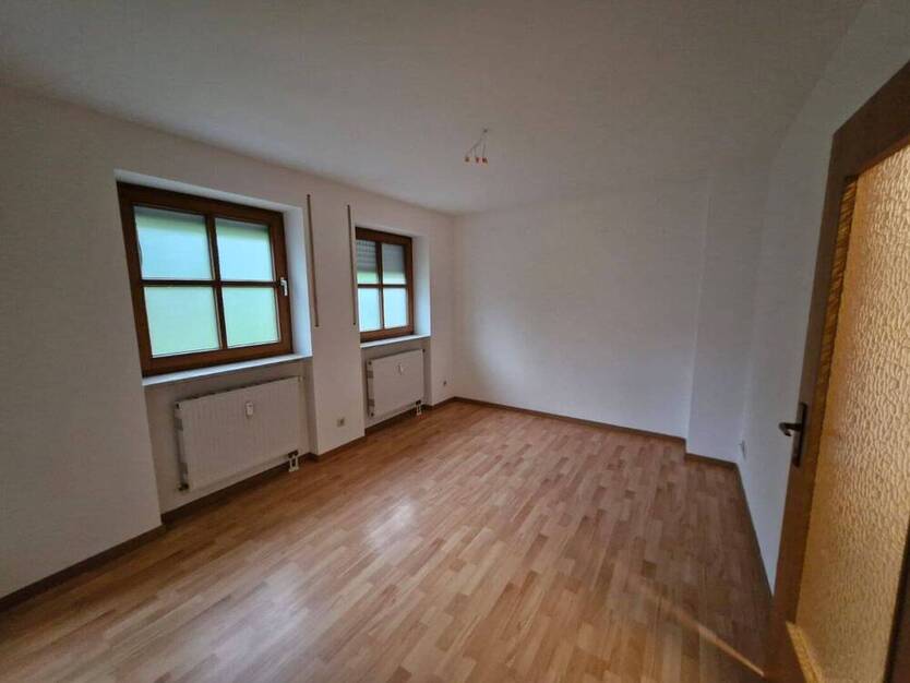 Gemütliche 2-Zimmer-Wohnung mit Terrasse und Garage in Vilshofen a. d. Donau