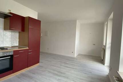 Wohnung Zwickau Mitte-West - 1 Zimmer, 27 m&sup2;, 205&euro; | Angebot:26202039