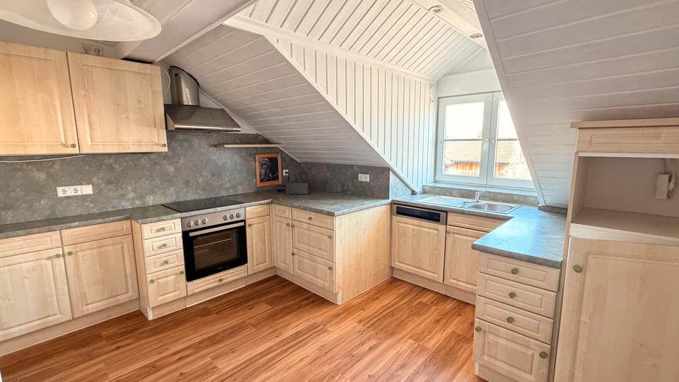 Dachgeschoßwohnung Weichering - 4 Zimmer, 98 m&sup2;, 1.195&euro; | Angebot:25839170