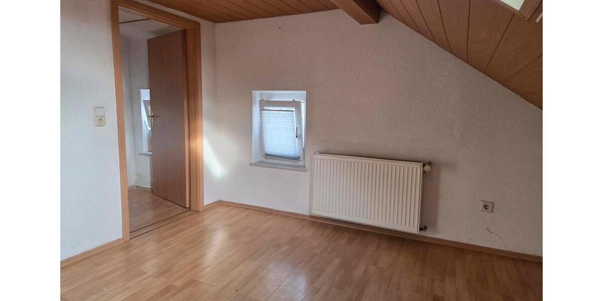 2 Zimmer DG-Wohnung in Nalbach am Litermont 2 zimmer
