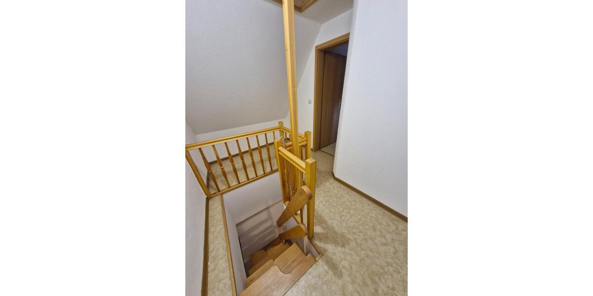 Dachgeschoßwohnung Oederan - 4 Zimmer, 88 m&sup2;, 481&euro; | Angebot:26032021