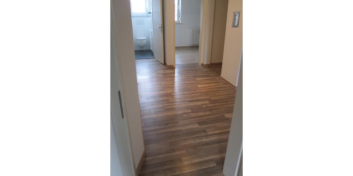 Dachgeschoßwohnung Schwarzenfeld - 3 Zimmer, 85 m&sup2;, 780&euro; | Angebot:26327194