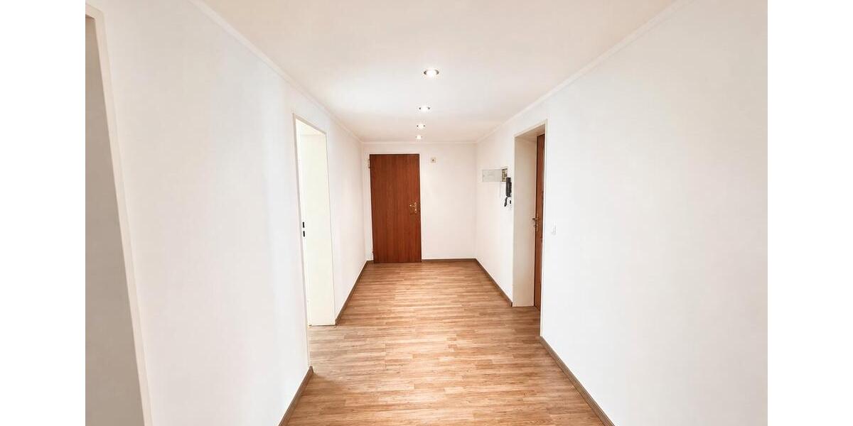 Etagenwohnung Kenn - 2 Zimmer, 83 m&sup2;, 620&euro; | Angebot:26699984