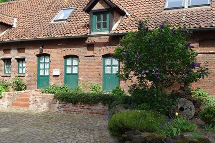 Wohnen auf denkmalgeschützem Hof - Reihenhaus zur Miete Esperke 5 zimmer