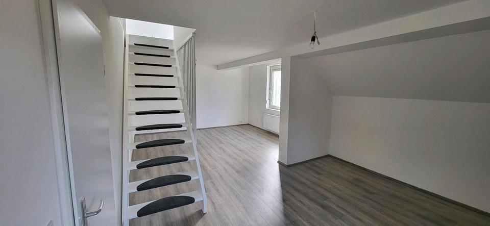 Etagenwohnung Engelskirchen - 4.5 Zimmer, 100 m&sup2;, 1.000&euro; | Angebot:26611643