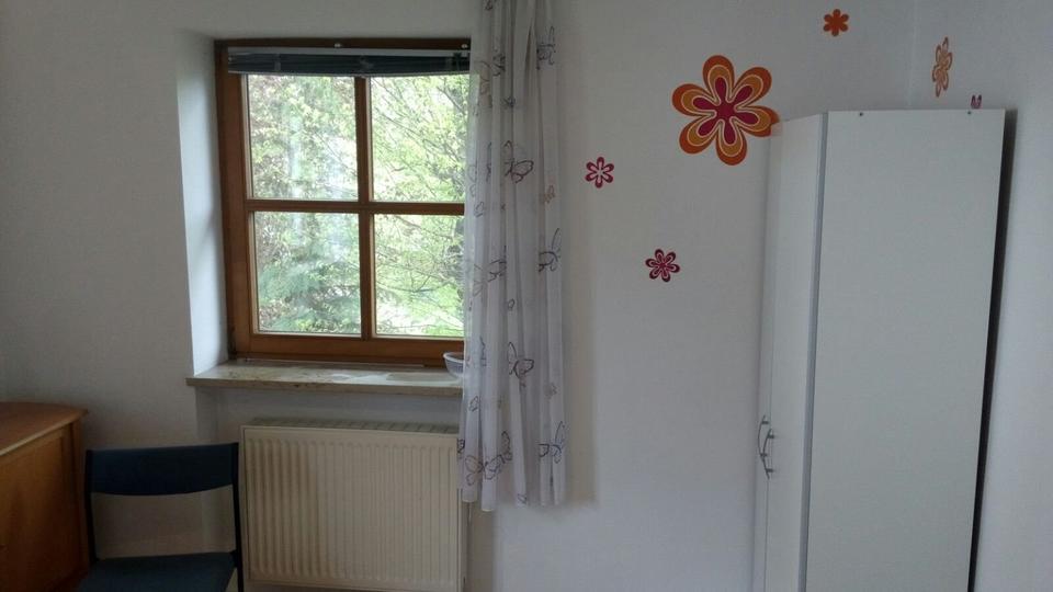 Prien: Wohnen wie im Baumhaus - Nichtraucher-WG hat 1 Zimmer frei