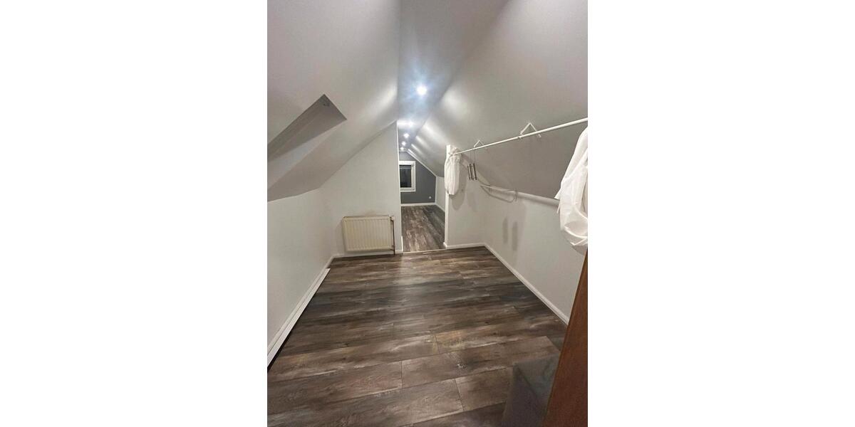 Helle 4-Zimmer-Wohnung auf 3 Etagen - ca. 80m², eigener Eingang 4 zimmer