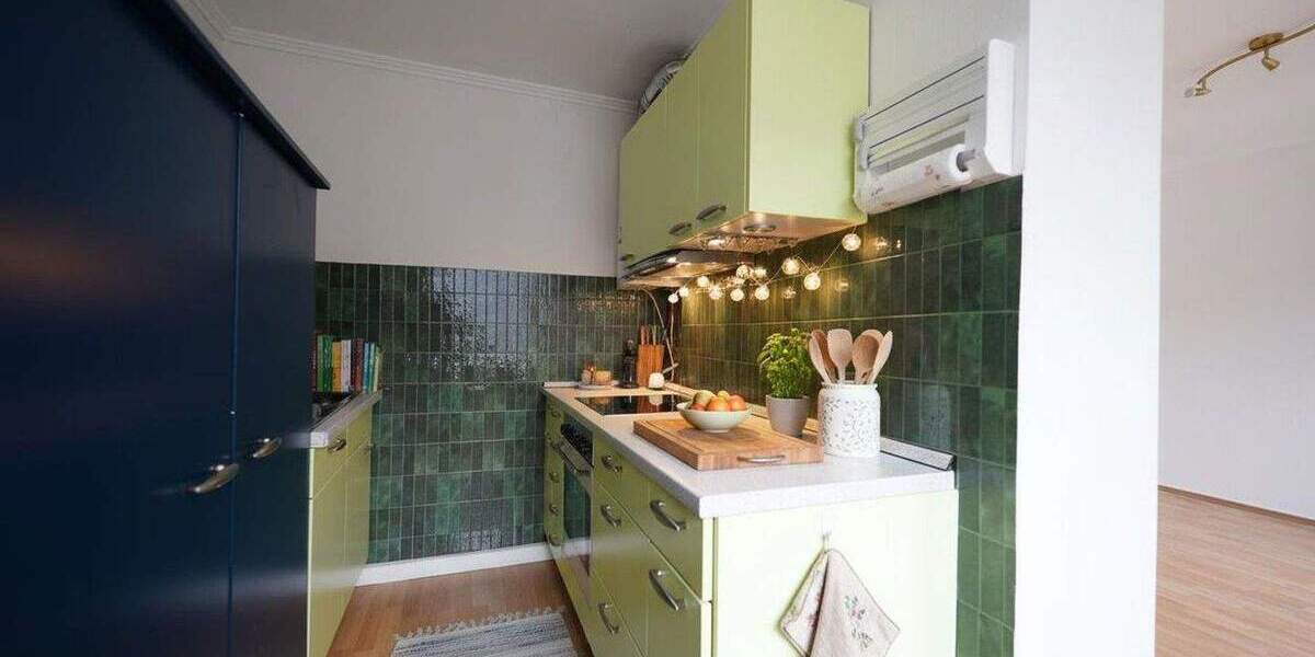 *5min* zur RWTH - Traumhafte renovierte Wohnung mit Küche ab sofort verfügbar 3 zimmer