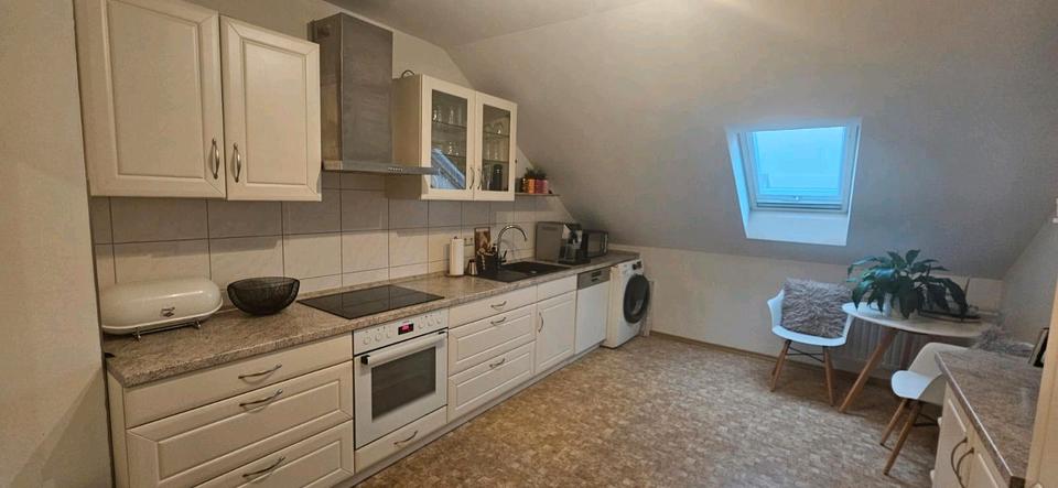 Dachgeschoßwohnung Tegernheim - 3 Zimmer, 88 m&sup2;, 1.200&euro; | Angebot:26377550