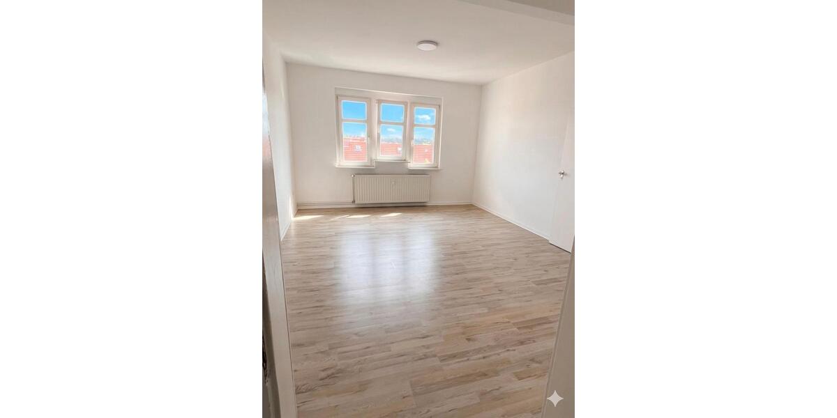 Dachgeschoßwohnung Weißenfels - 2 Zimmer, 60 m&sup2;, 350&euro; | Angebot:26122896