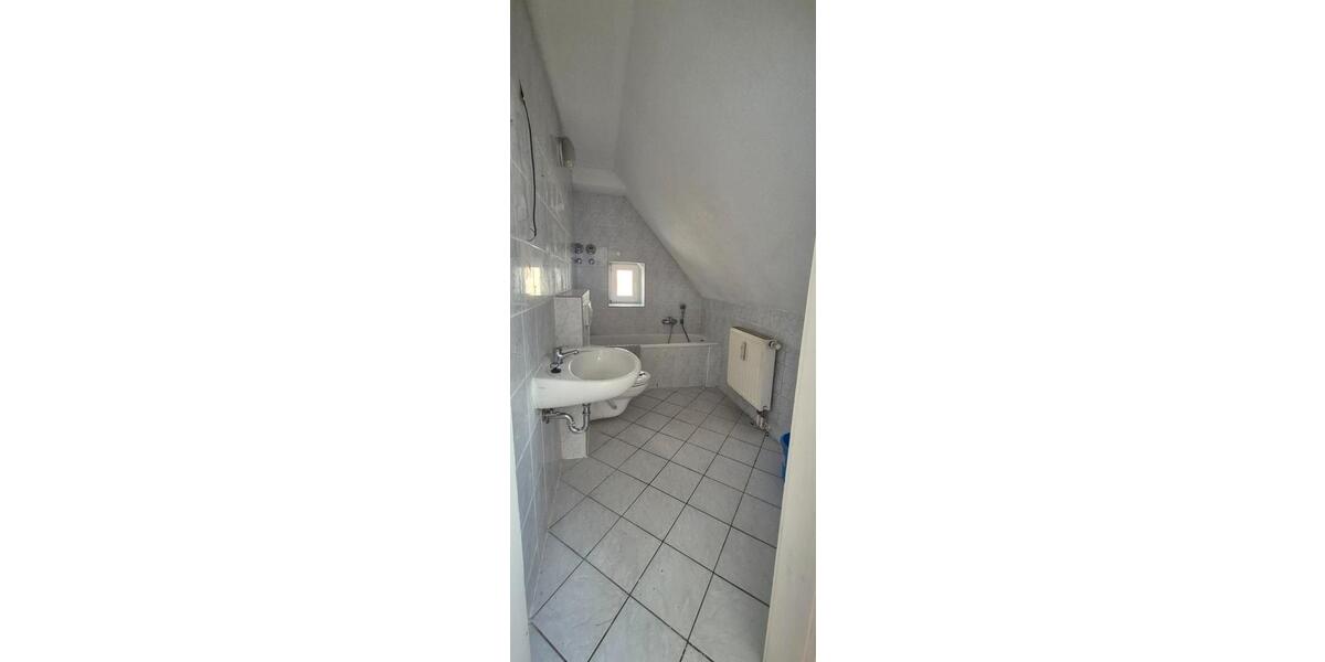 Dachgeschoßwohnung Schipkau - 2 Zimmer, 58 m&sup2;, 320&euro; | Angebot:23424231