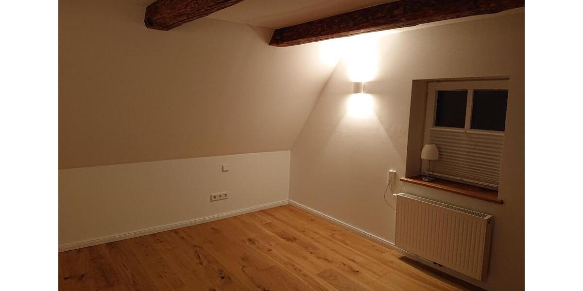 Dachgeschoßwohnung Balge - 2.5 Zimmer, 120 m&sup2;, 700&euro; | Angebot:24667348