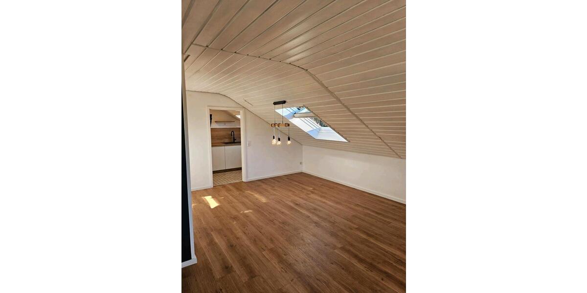 Dachgeschoßwohnung Bühlerzell - 4 Zimmer, 100 m&sup2;, 1.100&euro; | Angebot:24308414