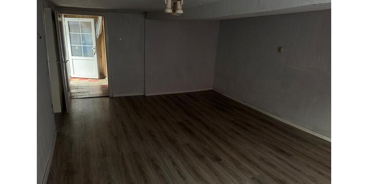 Haus zur Miete in Biskirchen inkl. großer Scheune & Stellplatz 1 zimmer