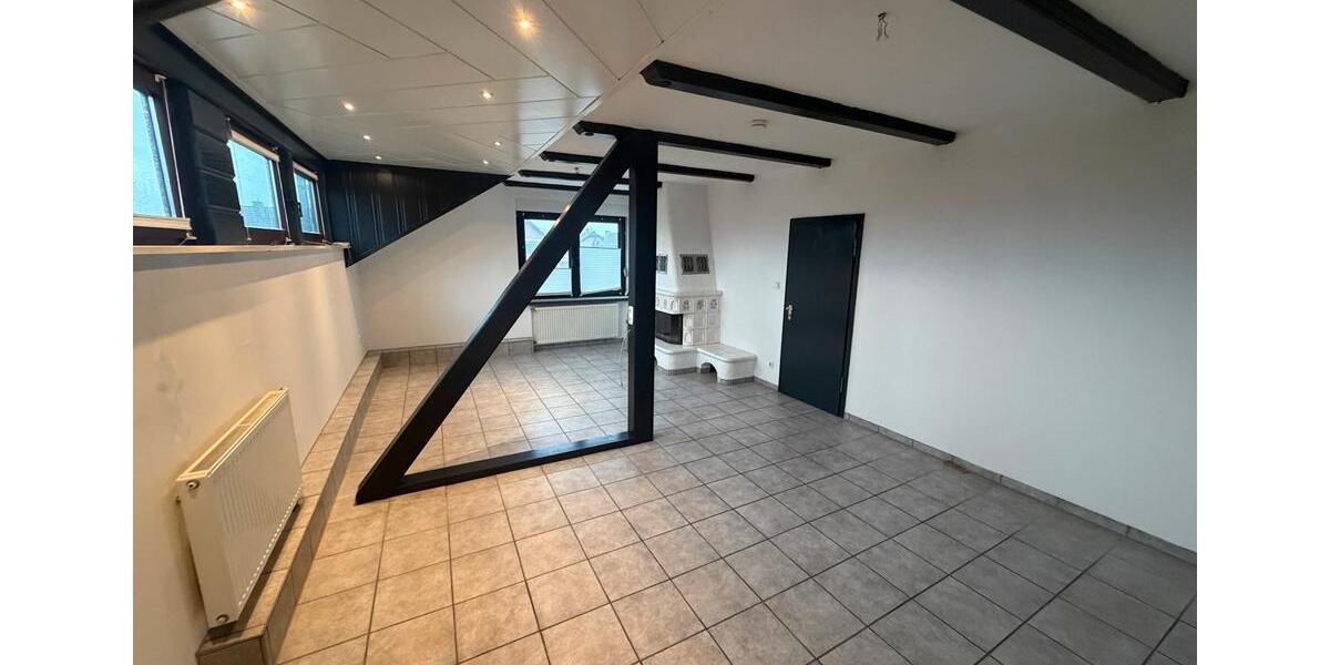 Etagenwohnung Duisburg - 3 Zimmer, 93 m&sup2;, 1.350&euro; | Angebot:26441283