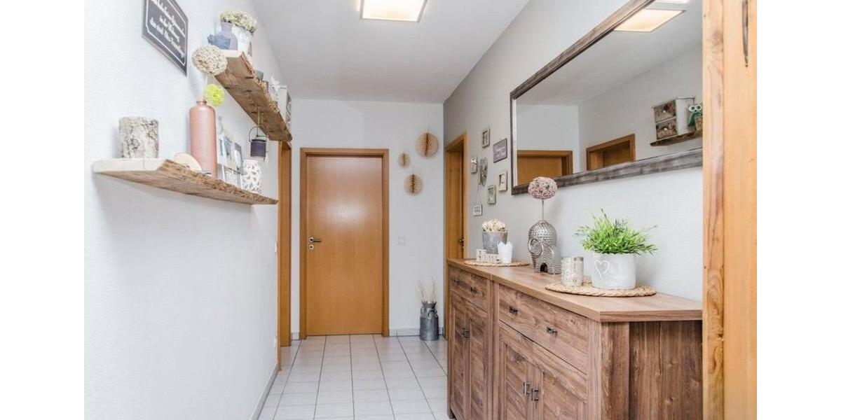Dachgeschoßwohnung Neumarkt-Sankt Veit Sankt Veit - 3 Zimmer, 84 m&sup2;, 700&euro; | Angebot:26357923