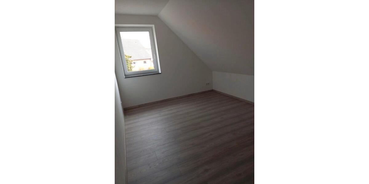 Dachgeschoßwohnung Büdelsdorf - 2 Zimmer, 38 m&sup2;, 478&euro; | Angebot:26399261