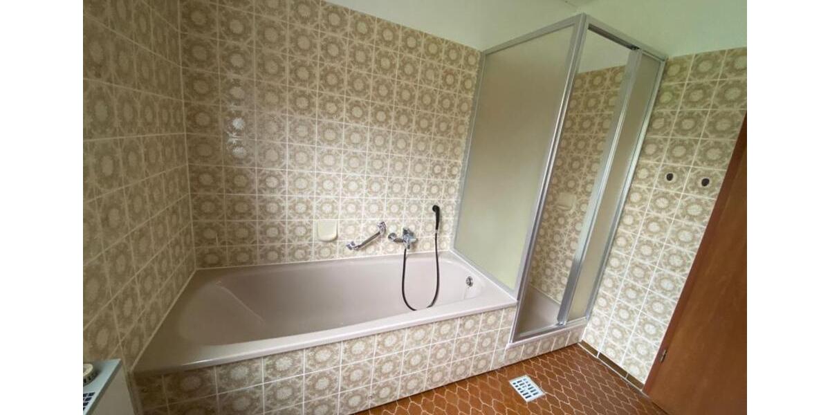 Einfamilienhaus Gummersbach Berstig Süd - 5 Zimmer, 150 m&sup2;, 1.000&euro; | Angebot:25371516