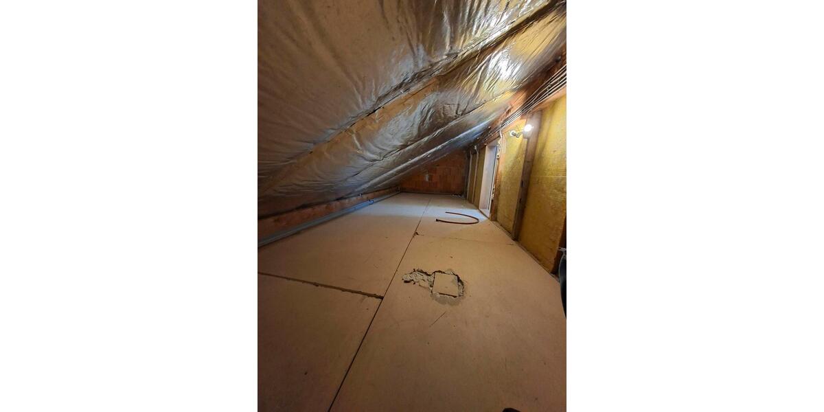 Dachgeschoßwohnung Zachenberg - 1 Zimmer, 55 m&sup2;, 390&euro; | Angebot:24829064