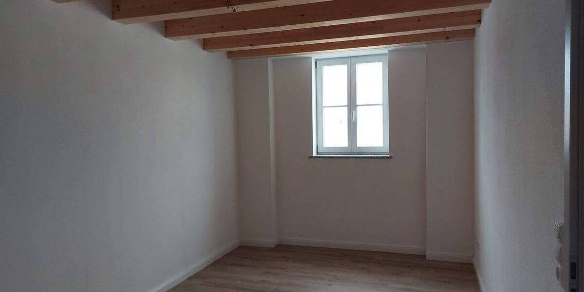 Etagenwohnung Geisenhausen - 2 Zimmer, 79 m&sup2;, 700&euro; | Angebot:26841879