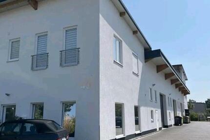 Gewerbe Halle zu vermieten