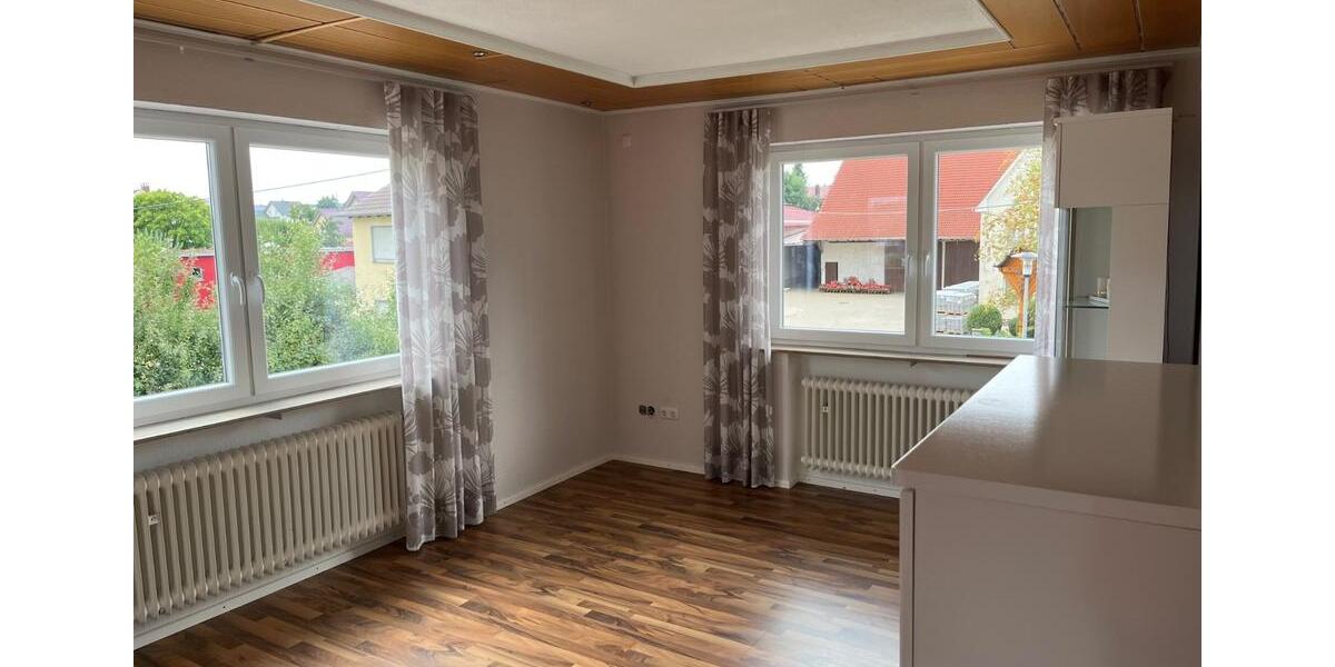Etagenwohnung Unterschneidheim - 6 Zimmer, 130 m&sup2;, 1.100&euro; | Angebot:24804733