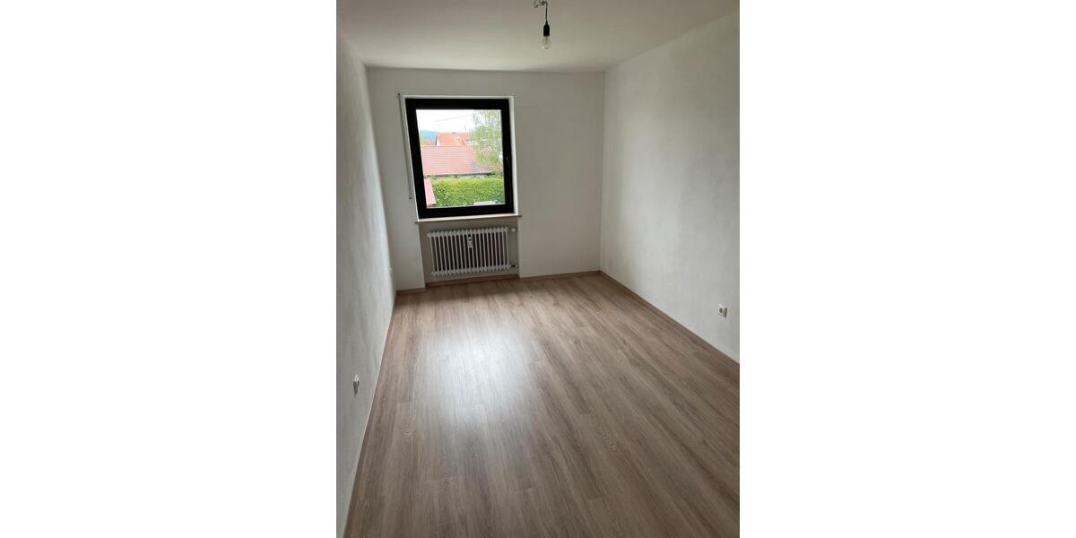 Etagenwohnung Wiesau Kornthan - 3 Zimmer, 85 m&sup2;, 620&euro; | Angebot:26256090