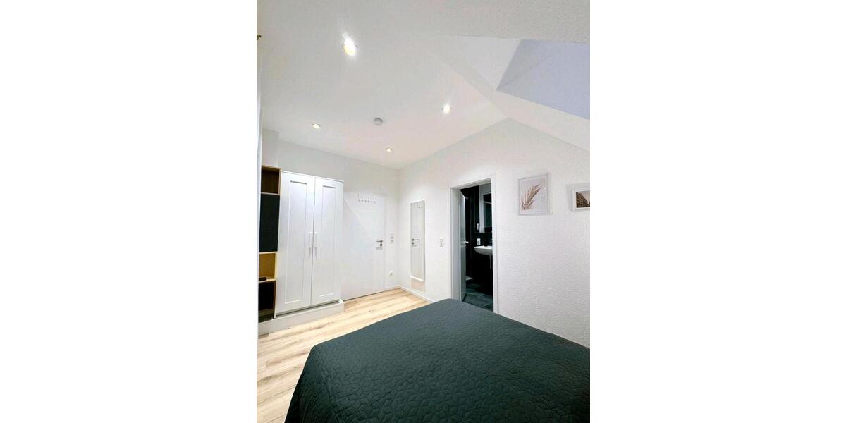 Etagenwohnung Wiesbaden Schierstein - 2 Zimmer, 30 m&sup2;, 1.350&euro; | Angebot:24445002