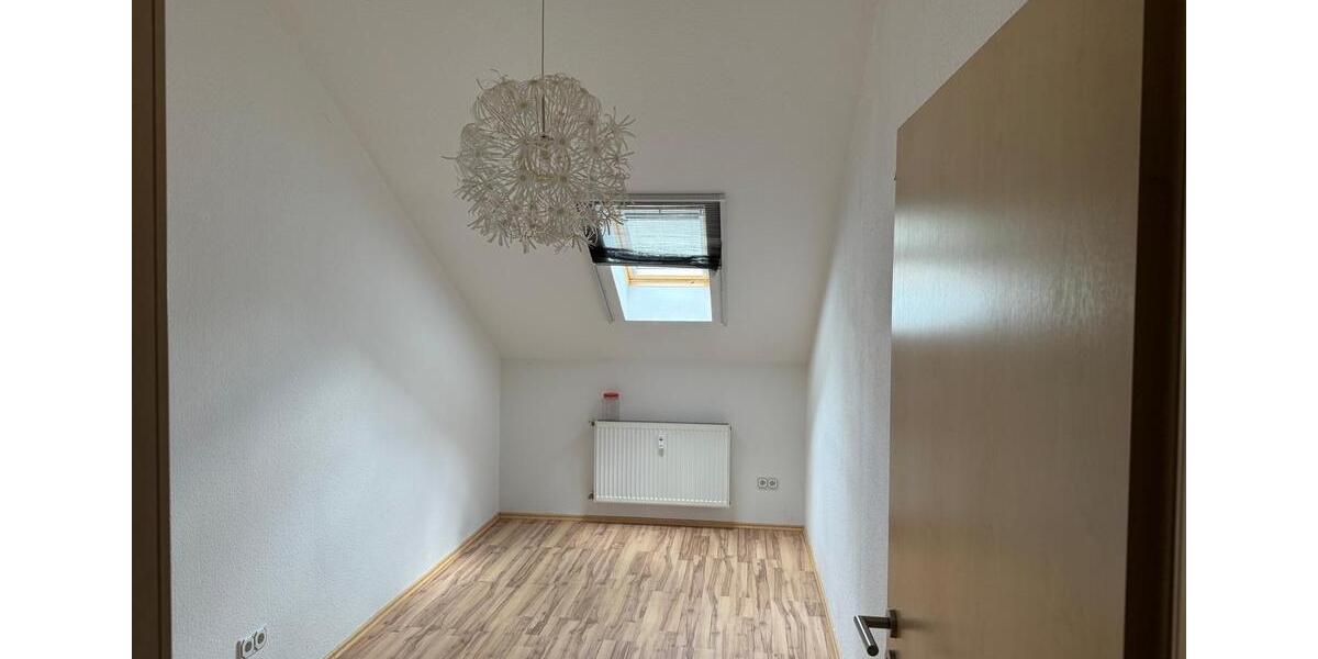 Dachgeschoßwohnung Homburg - 4 Zimmer, 95 m&sup2;, 750&euro; | Angebot:26413157