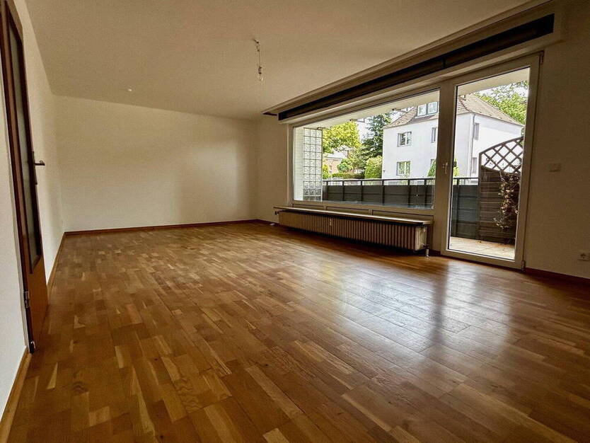 Renovierte 3-Zimmer Wohnung mit großem Balkon und Garage Zentrum Ratingen-Hösel