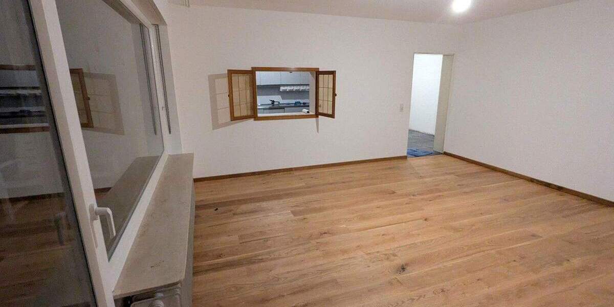 Etagenwohnung Saarbrücken Schafbrücke - 3 Zimmer, 75 m&sup2;, 800&euro; | Angebot:25142320