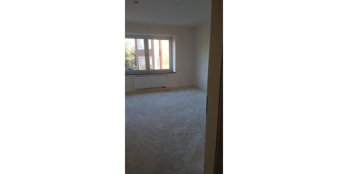 Etagenwohnung Emden Tholenswehr - 4 Zimmer, 150 m&sup2;, 950&euro; | Angebot:25444343