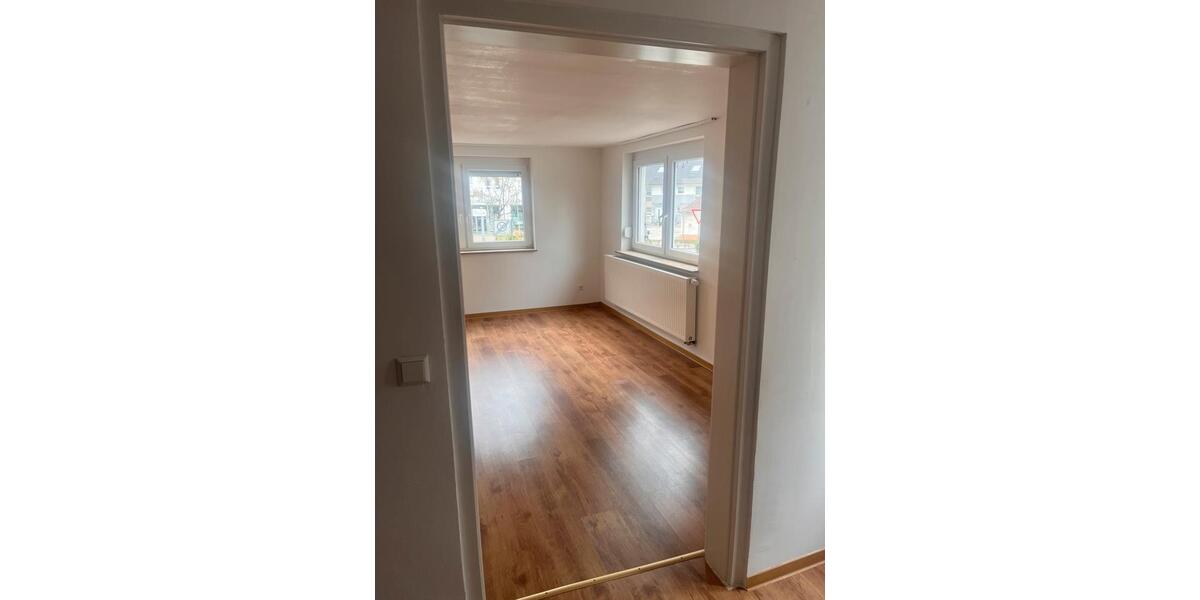 Etagenwohnung Gäufelden - 3 Zimmer, 80 m&sup2;, 1.100&euro; | Angebot:25725056