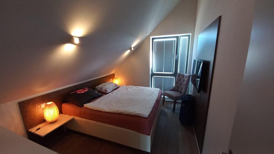 Dachgeschoßwohnung Timmendorfer Strand - 3 Zimmer, 90 m&sup2;, 1.700&euro; | Angebot:25452977