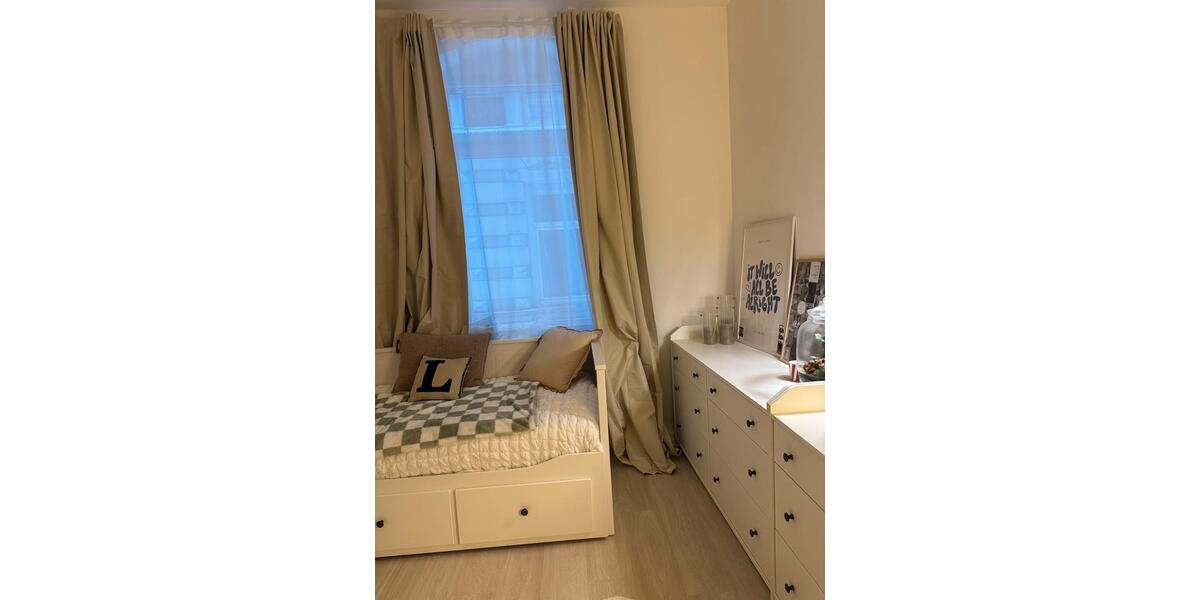 Schönes Zimmer in 3er WG in bester Lage 1 zimmer