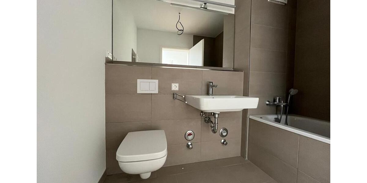 Etagenwohnung Bad Friedrichshall - 4 Zimmer, 136 m&sup2;, 1.916&euro; | Angebot:26068585