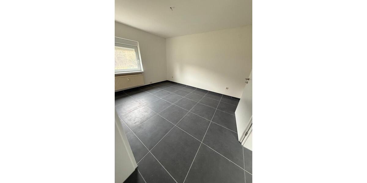 Erdgeschoßwohnung Völklingen - 3 Zimmer, 100 m&sup2;, 850&euro; | Angebot:25539811