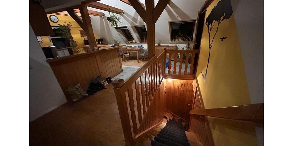 100qm Wohnung im Dachgeschoss 2 zimmer