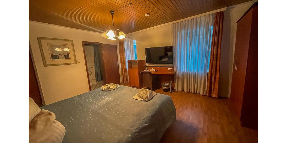 Wohnen auf Zeit Plettenberg - 20 Zimmer, 320 m&sup2;, 300&euro; | Angebot:14454656