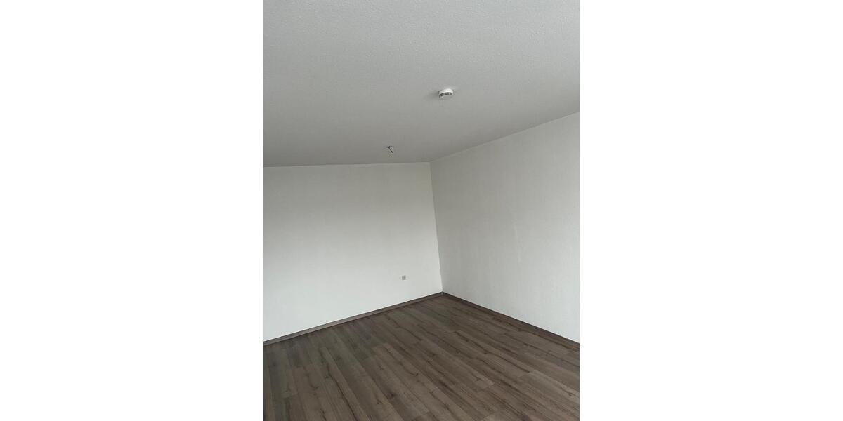 Etagenwohnung Eisenberg - 4 Zimmer, 88 m&sup2;, 790&euro; | Angebot:25884130