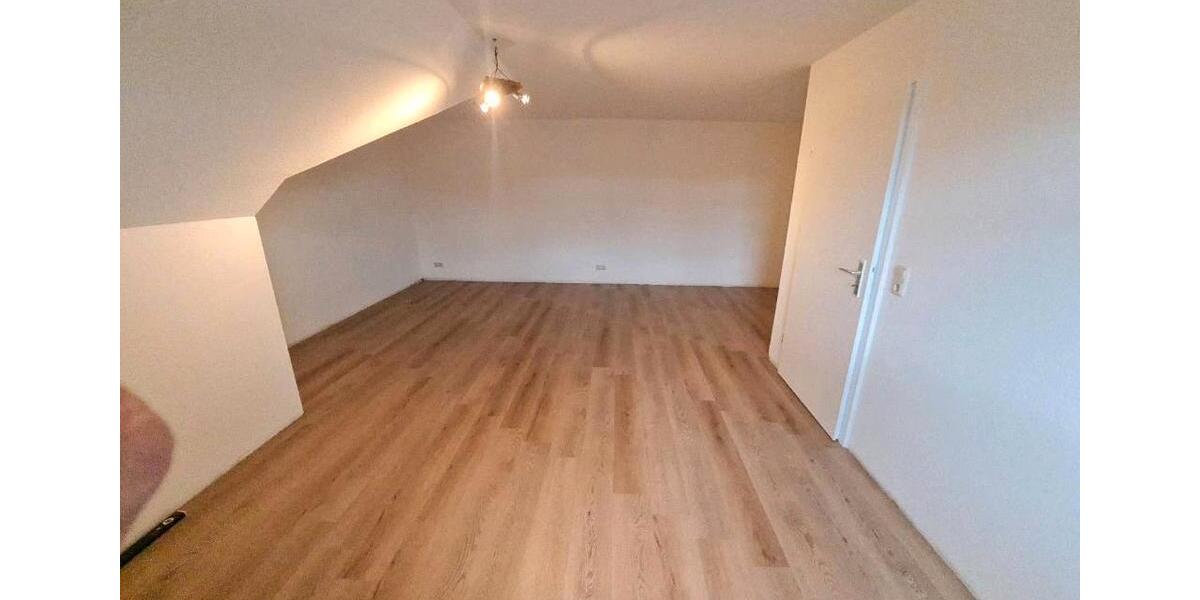 Dachgeschoßwohnung Heikendorf - 2 Zimmer, 42 m&sup2;, 730&euro; | Angebot:26688699