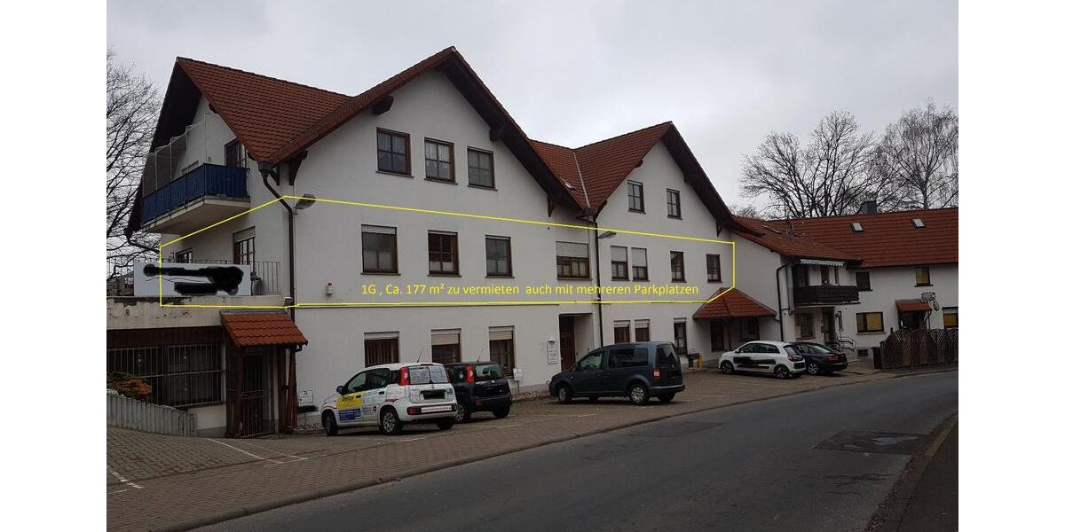 Großzügige 7-Zimmer Wohnung mit 2 Bädern & 3 PKW Stellplätzen 7 zimmer